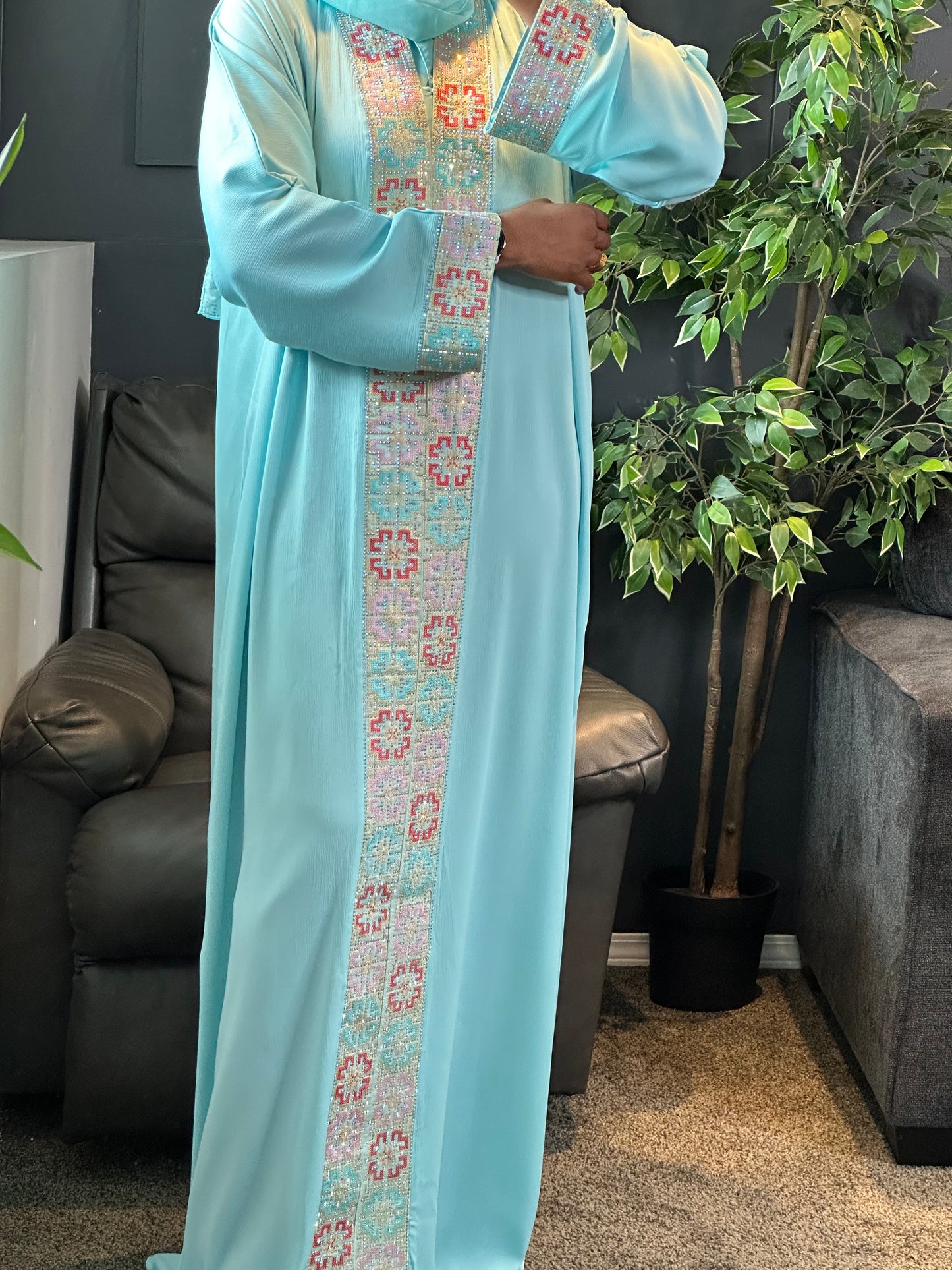 Abaya Leilah