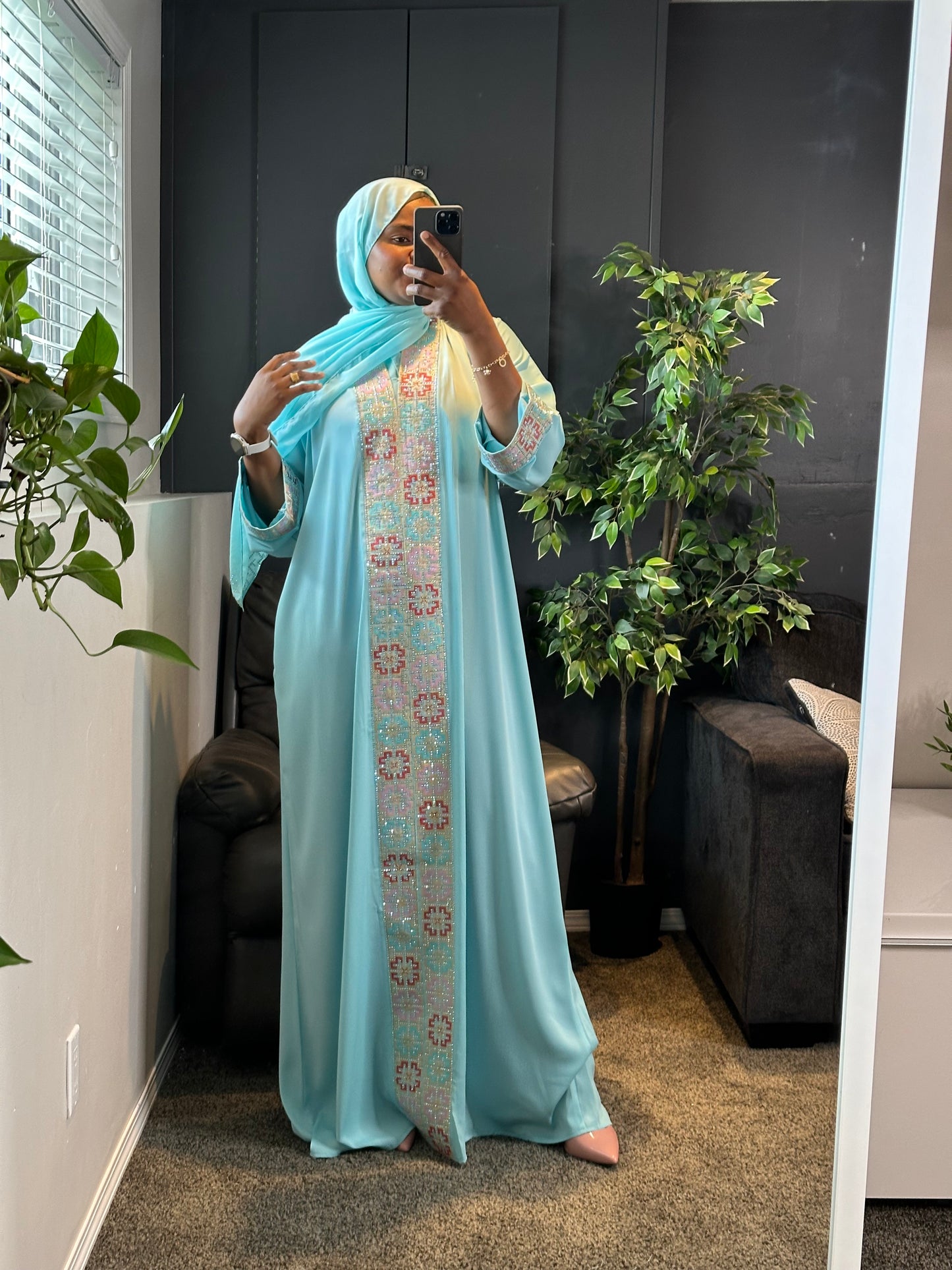 Abaya Leilah